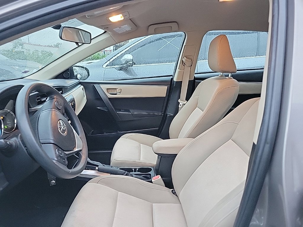 Used 2015 Toyota Corolla LE FWD image 6