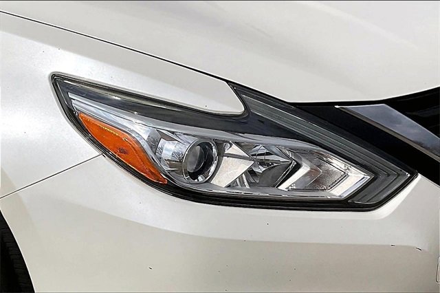 Used 2016 Nissan Altima 2.5 SL w/ Moonroof Package image 27