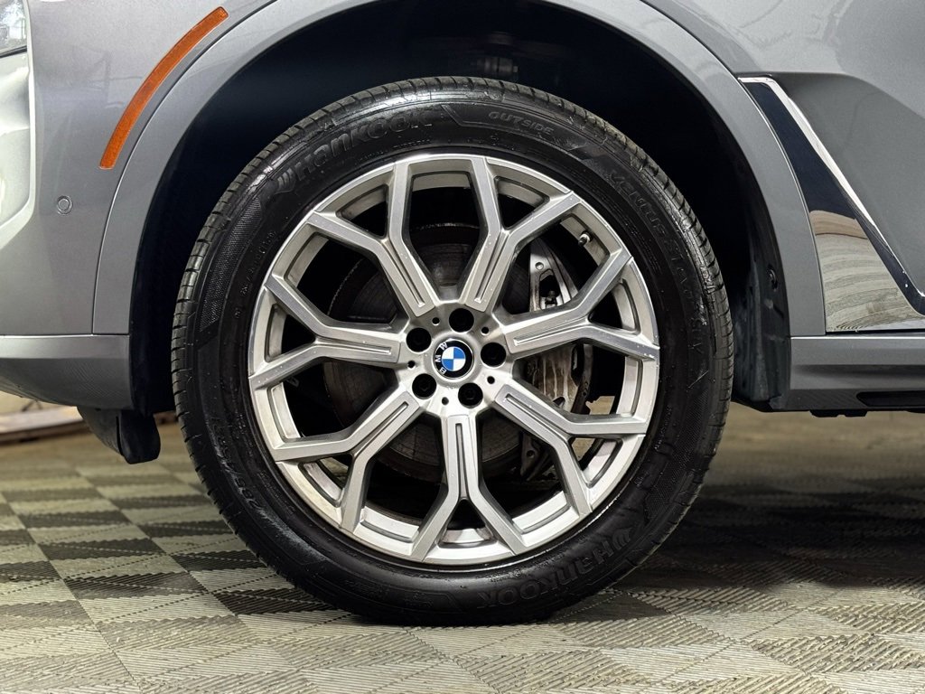 Used 2023 BMW X7 xDrive40i image 2