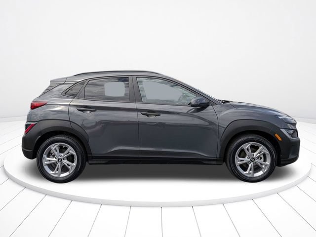 Used 2023 Hyundai Kona SEL FWD image 2