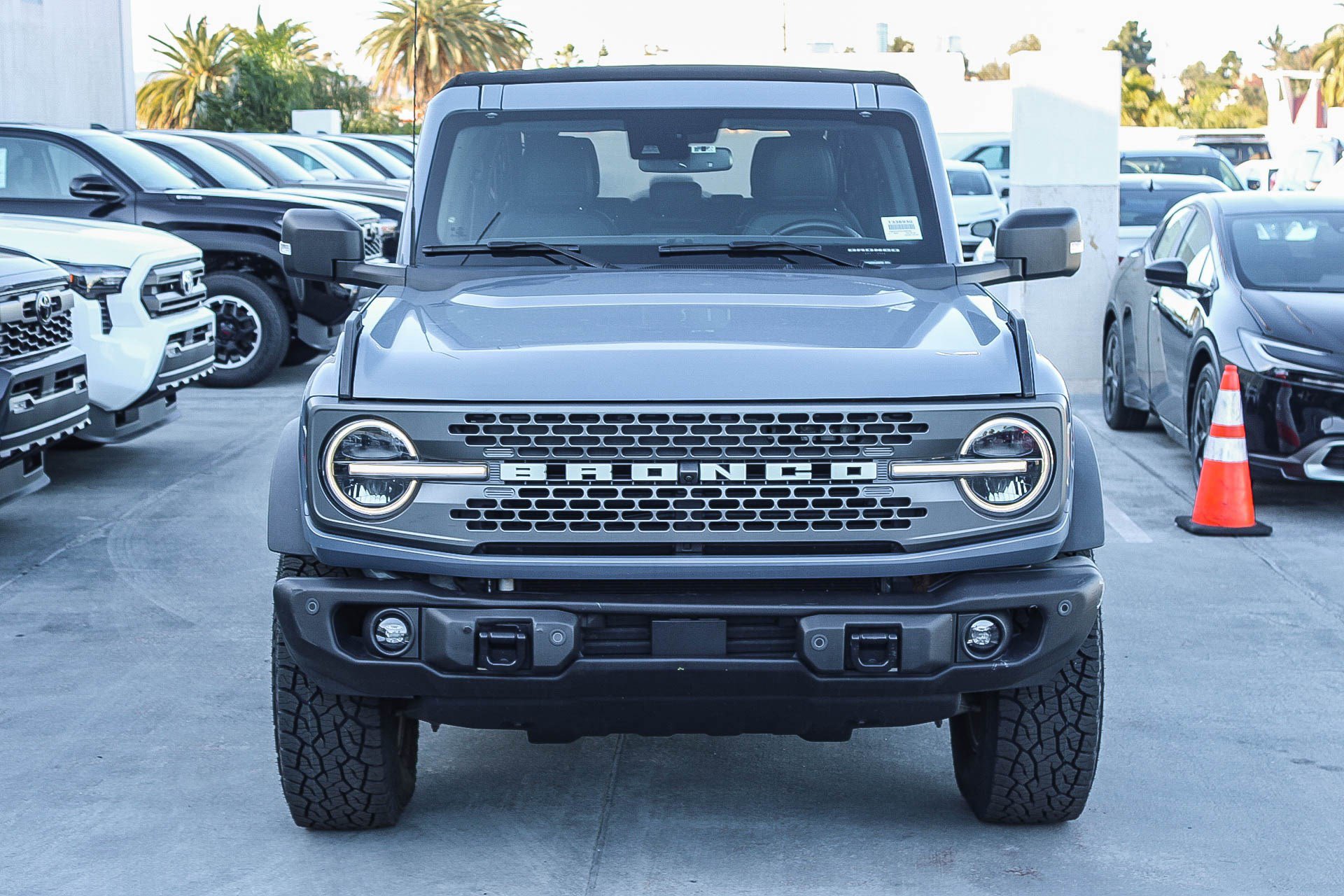 Used 2023 Ford Bronco Badlands image 2