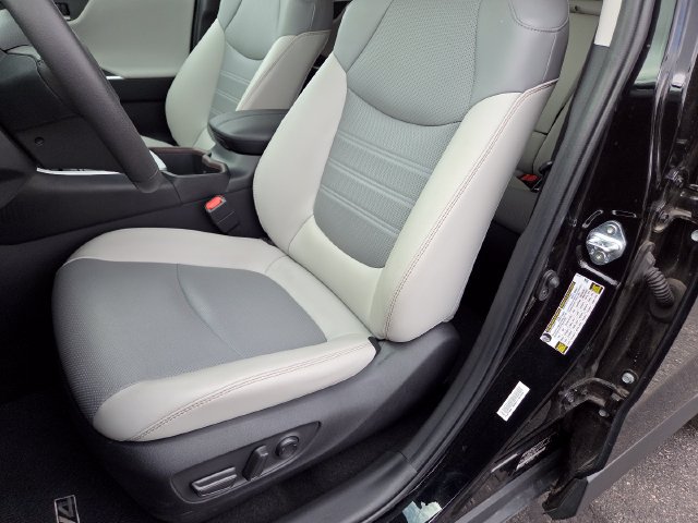 Used 2024 Toyota RAV4 Limited AWD/4WD image 25