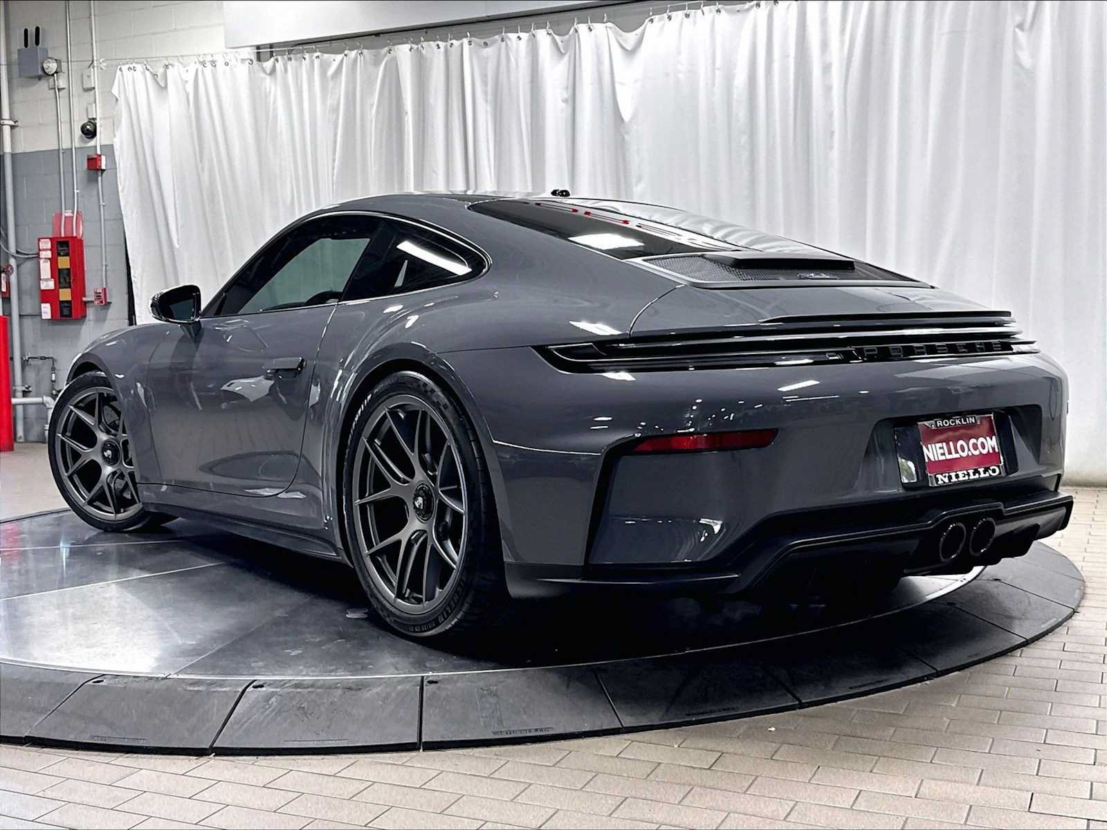 Used 2026 Porsche 911 GT3 RWD image 3
