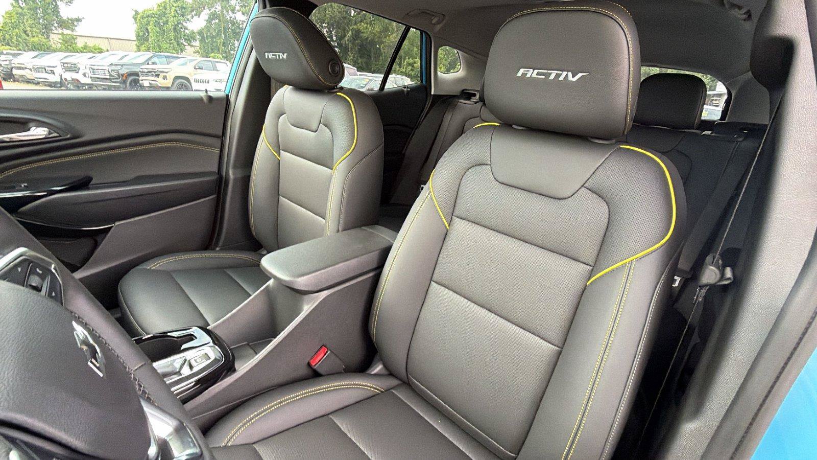 New 2026 Chevrolet Trax ACTIV w/ Sunroof Package FWD image 5
