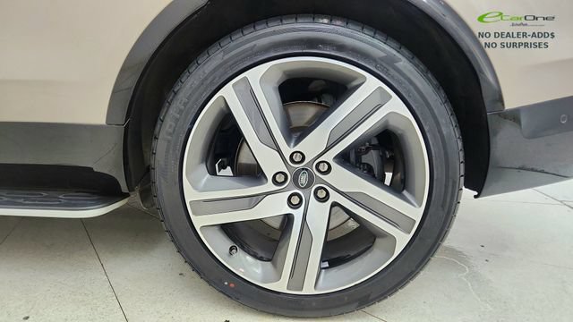 Used 2024 Land Rover Discovery Metropolitan Edition AWD/4WD image 77
