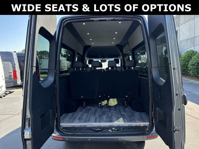 Used 2023 Mercedes-Benz Sprinter 2500 image 17
