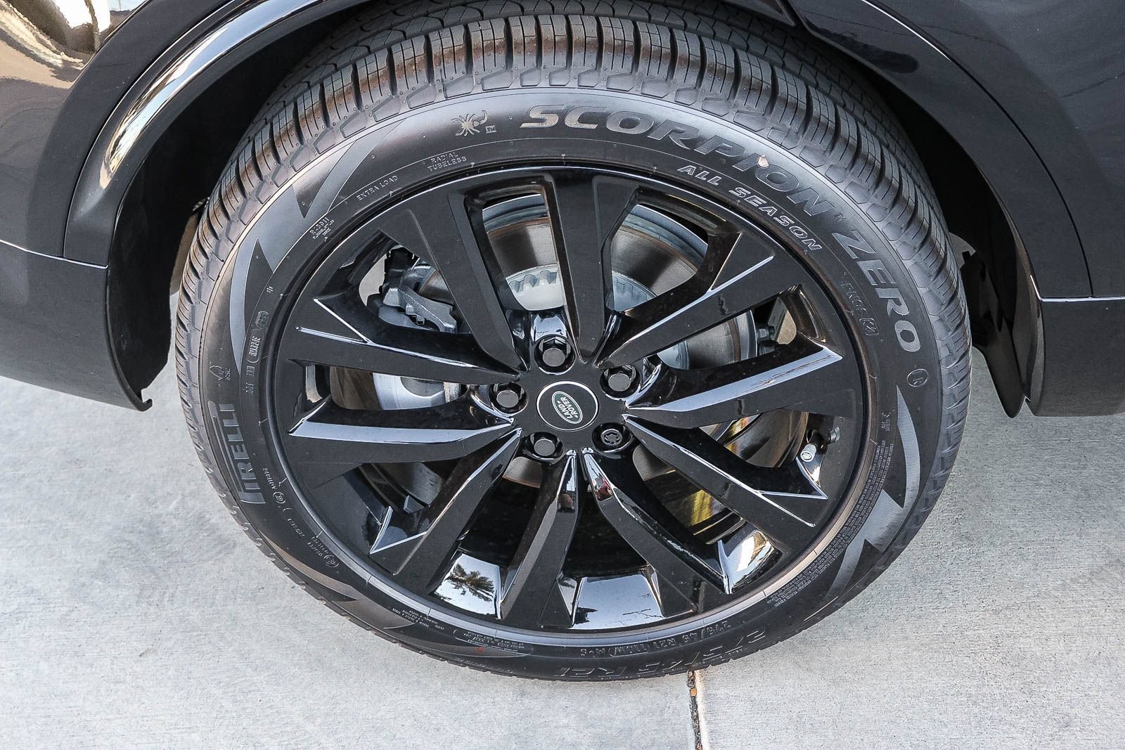 New 2026 Land Rover Discovery Dynamic SE AWD/4WD image 12