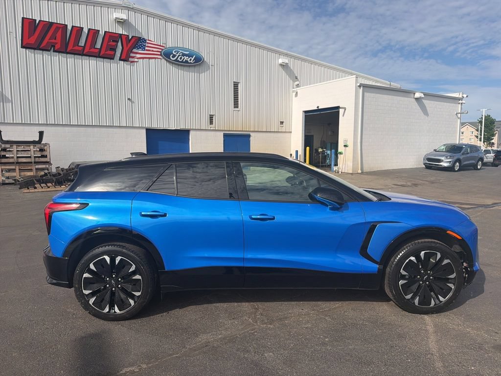 Used 2025 Chevrolet Blazer EV RS FWD image 9