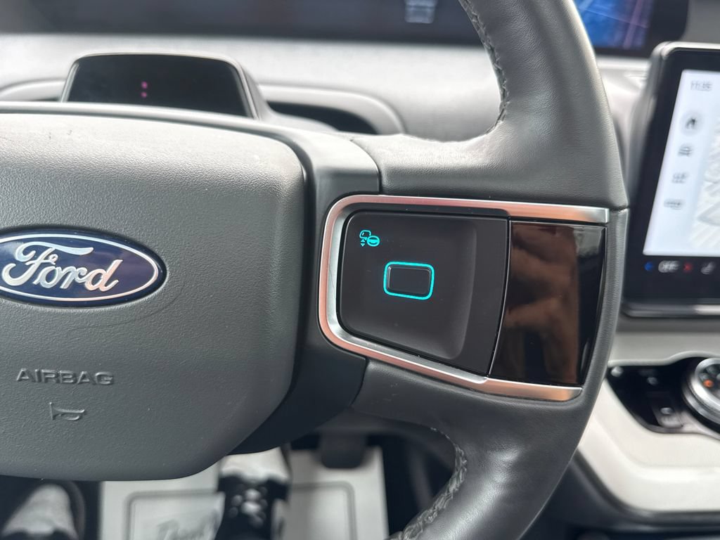 Used 2025 Ford Expedition Max Active AWD/4WD image 44