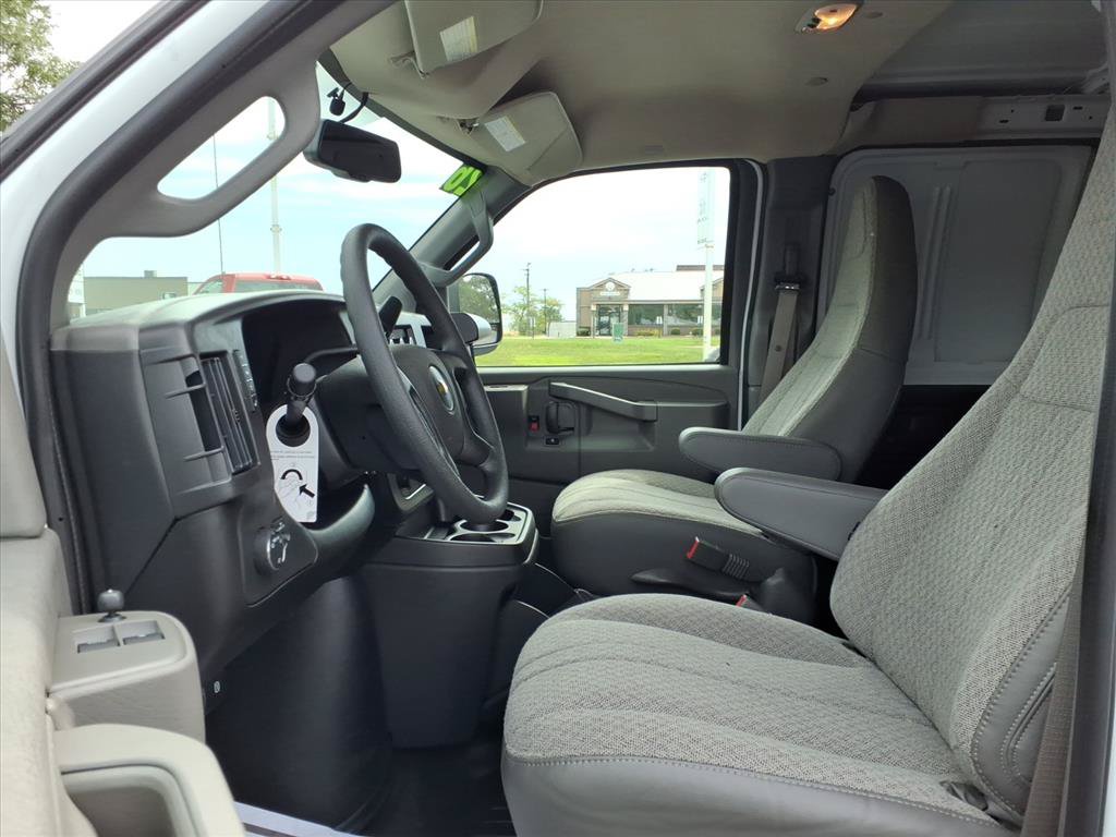 New 2026 Chevrolet Express 3500 w/ Driver Convenience Package RWD image 22