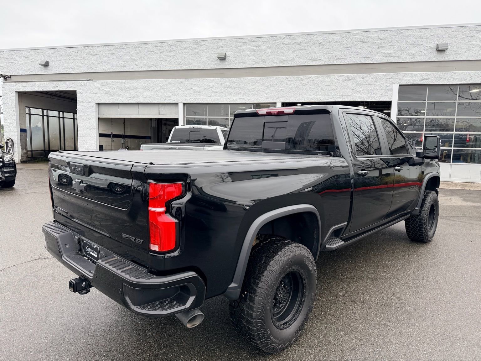 Used 2024 Chevrolet Silverado 2500 ZR2 w/ Technology Package image 5