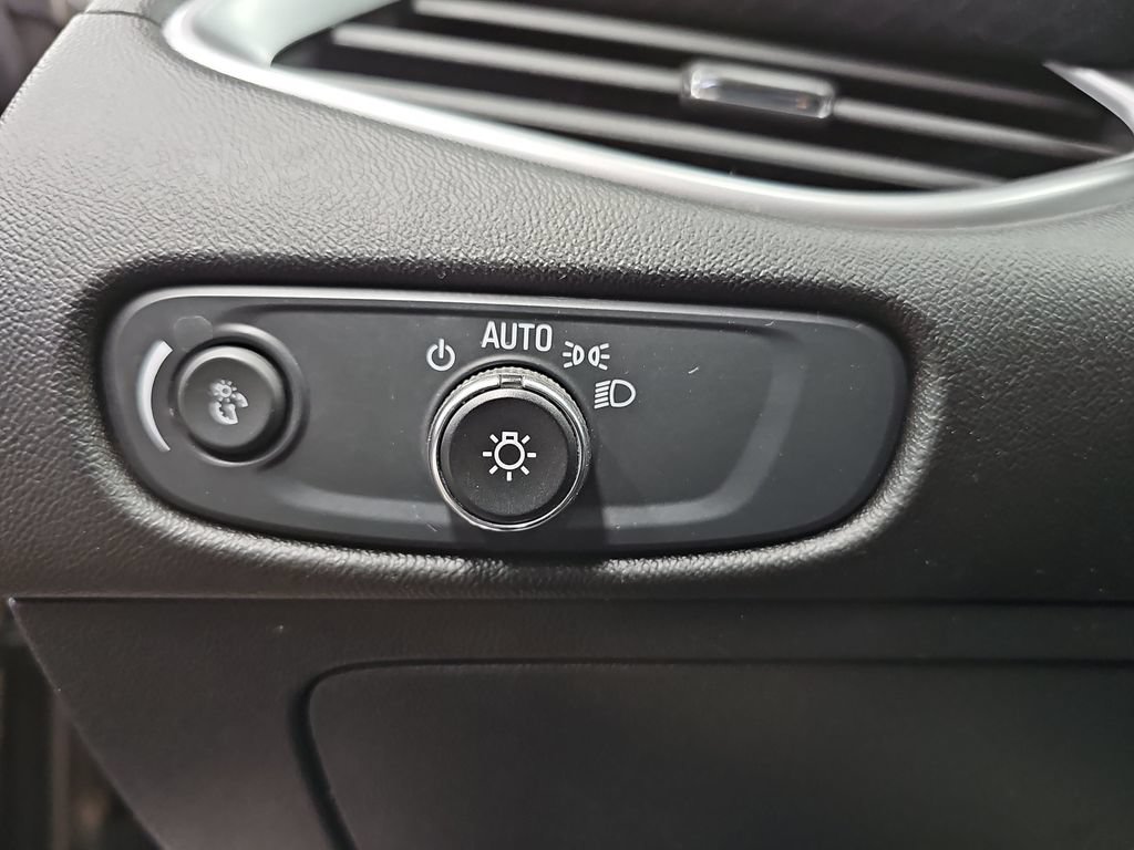 Used 2024 Chevrolet Malibu LS FWD image 24