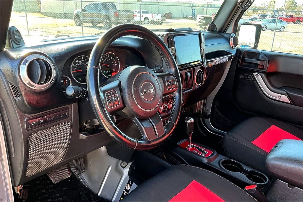 Used 2013 Jeep Wrangler Rubicon w/ PWR Convenience Group image 17