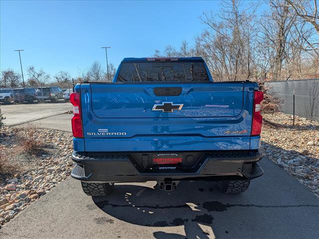 Used 2022 Chevrolet Silverado 1500 ZR2 w/ Technology Package image 4