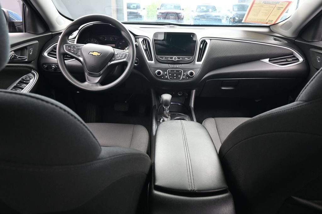 Used 2025 Chevrolet Malibu LT FWD image 36
