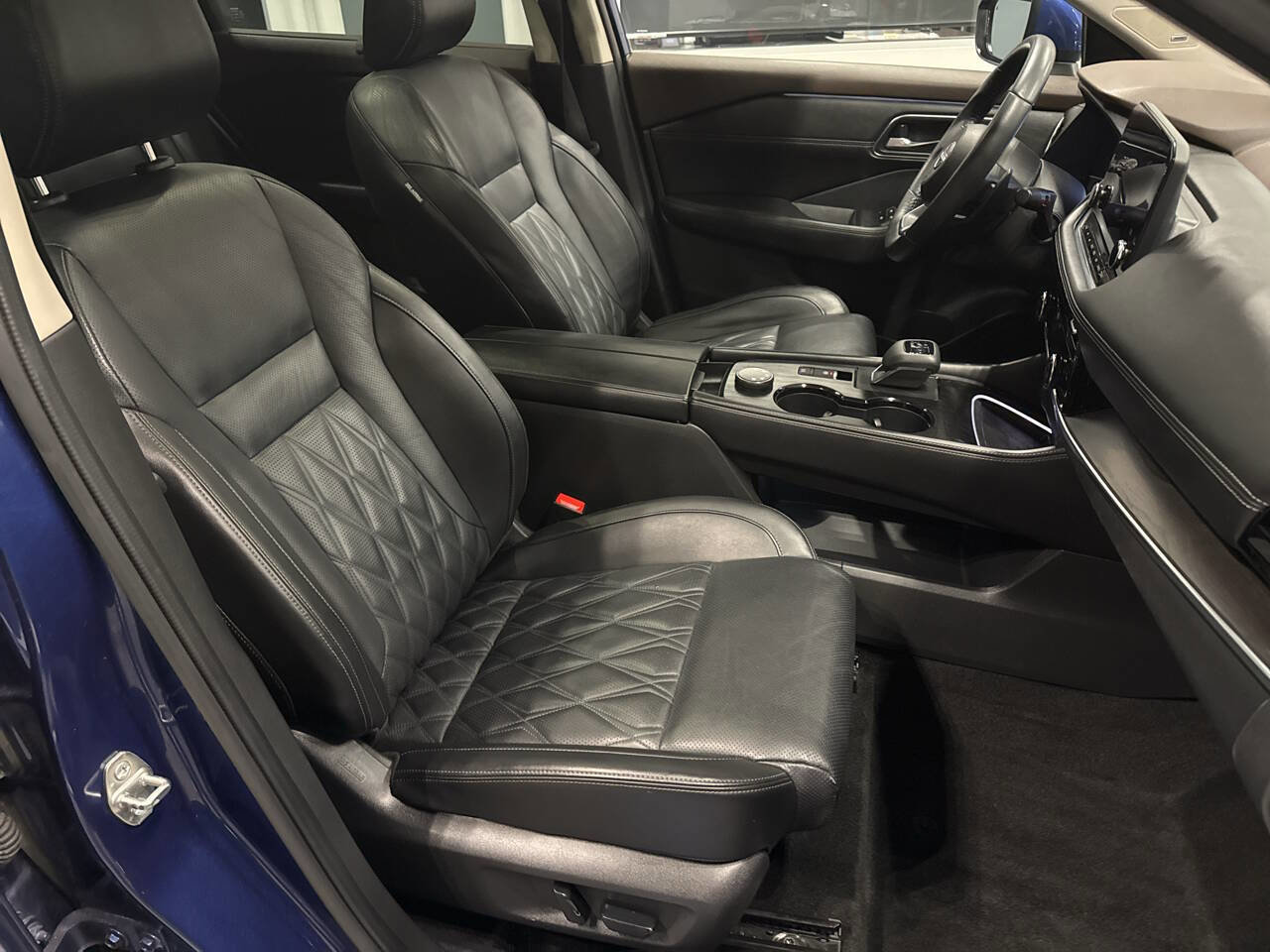 Used 2022 Nissan Rogue Platinum w/ Head-Up Display Package image 48