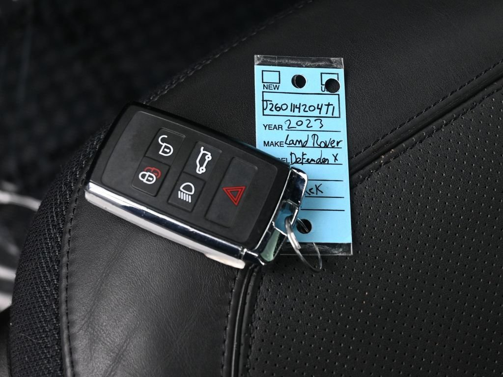 Used 2023 Land Rover Defender 90 X AWD/4WD image 18