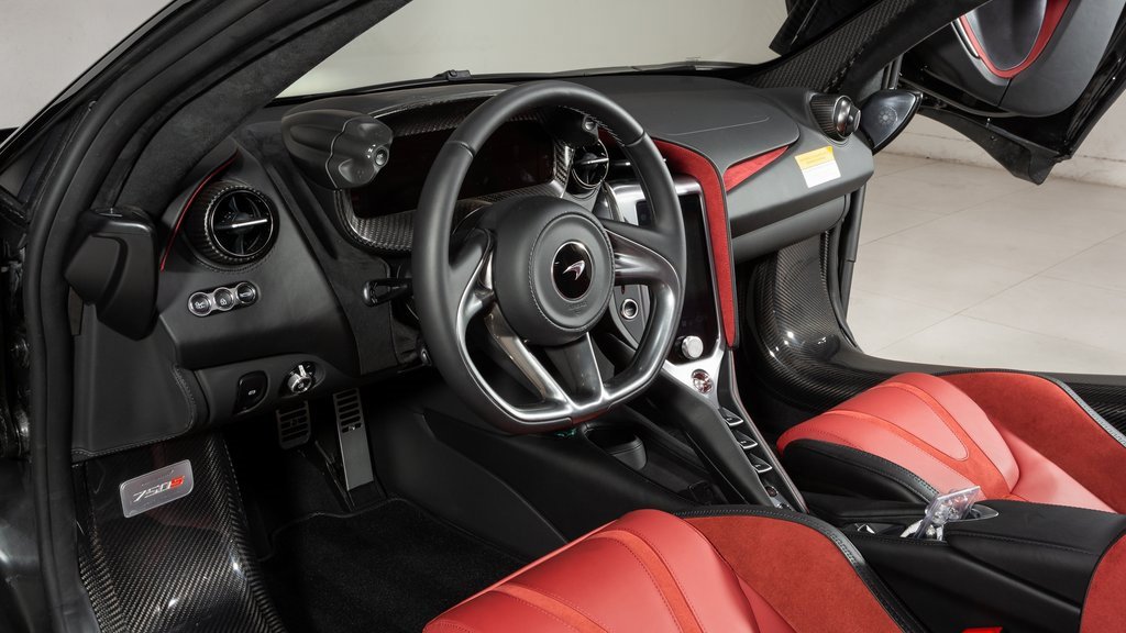 Used 2024 McLaren 750S Spider image 13