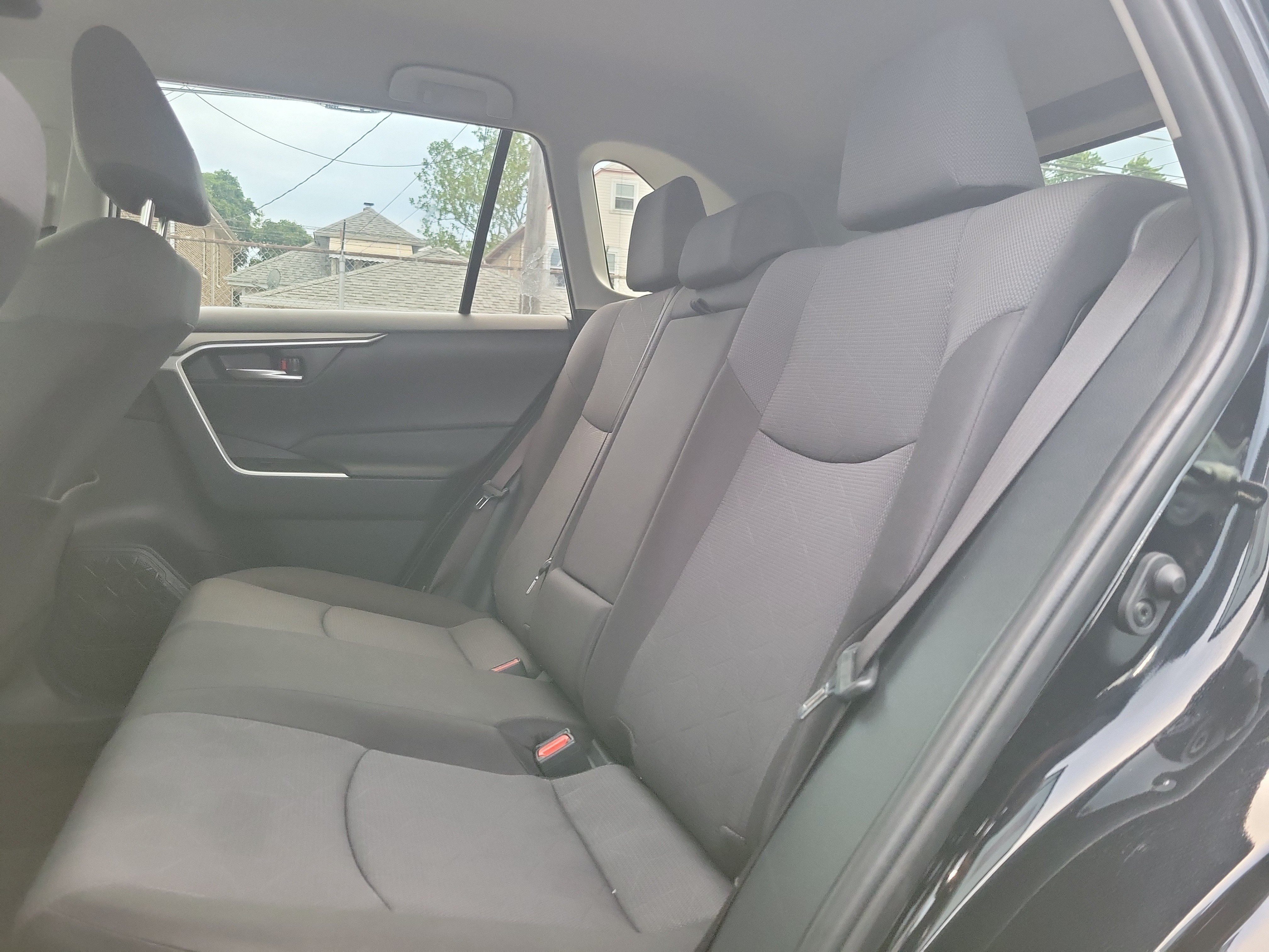 Used 2025 Toyota RAV4 XLE AWD/4WD image 10