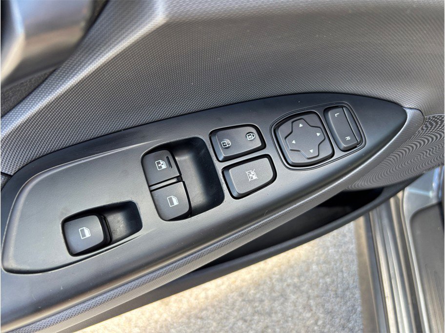 Used 2019 Hyundai Veloster Turbo Ultimate FWD image 19