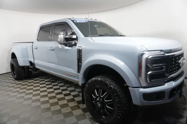 Used 2025 Ford F450 Platinum w/ FX4 Off-Road Package AWD/4WD image 1