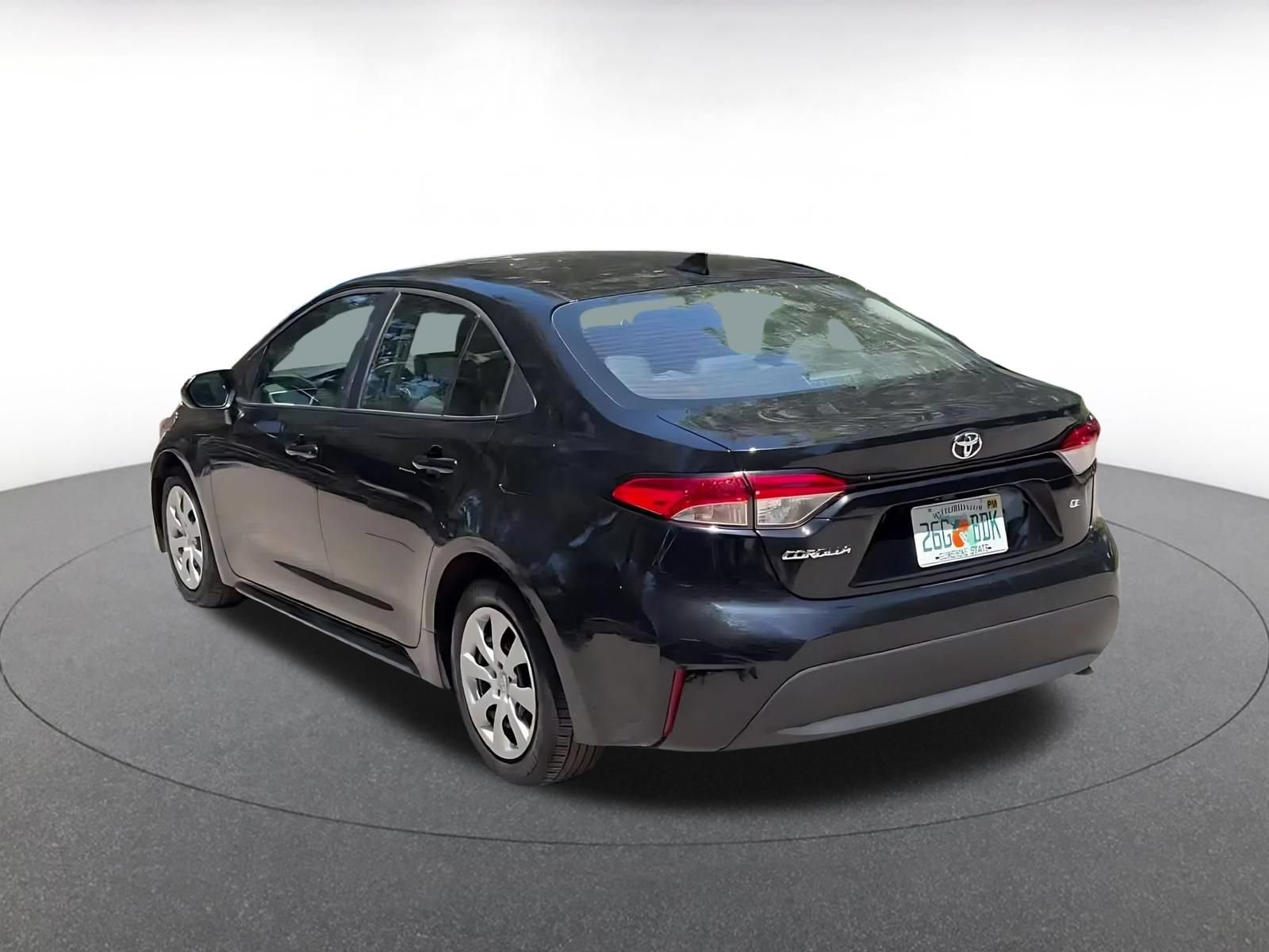 Used 2025 Toyota Corolla LE FWD image 10