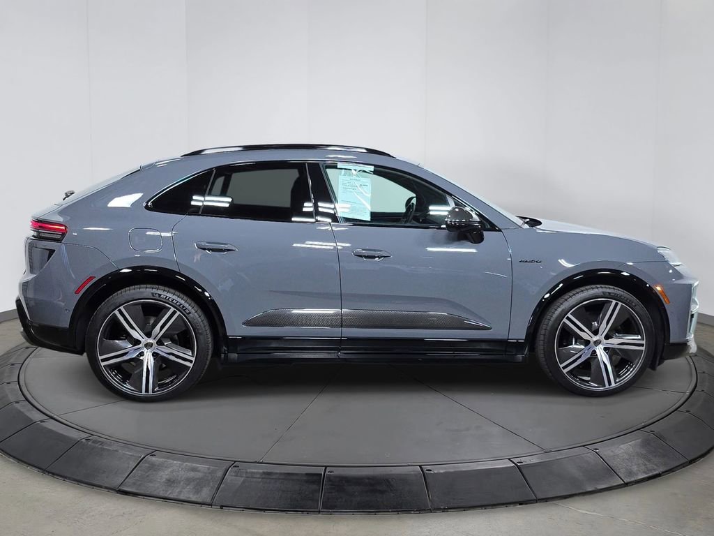 Used 2025 Porsche Macan Turbo Electric AWD/4WD image 8