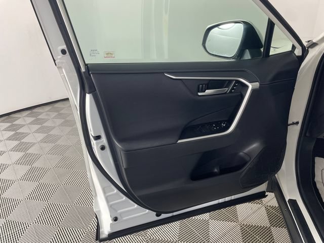 Used 2021 Toyota RAV4 Limited AWD/4WD image 18