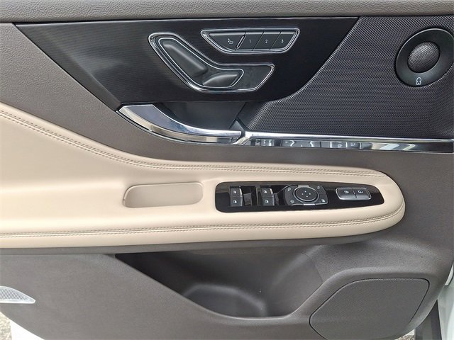 Used 2022 Lincoln Corsair Reserve w/ Equipment Group 201A image 12