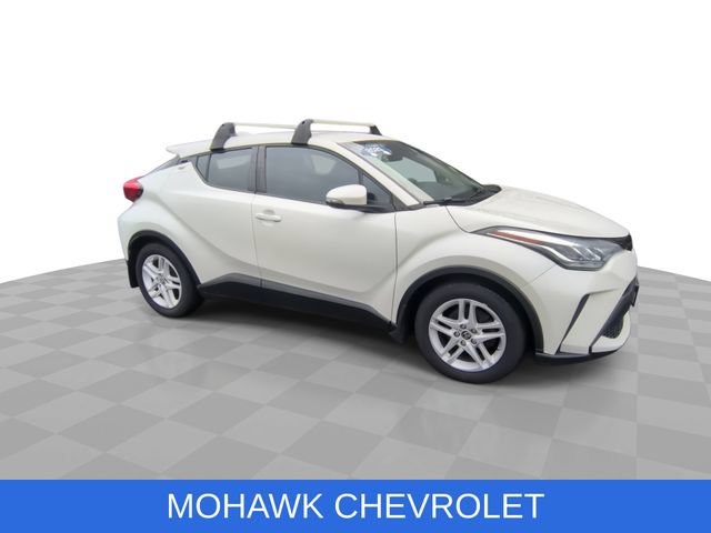Used 2021 Toyota C-HR LE FWD image 2