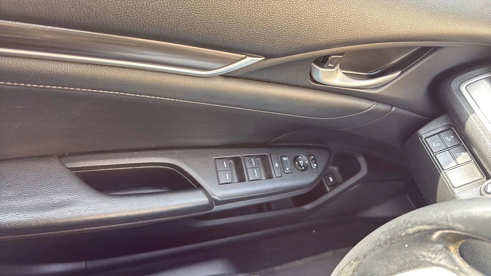 Used 2020 Honda Civic EX-L image 21