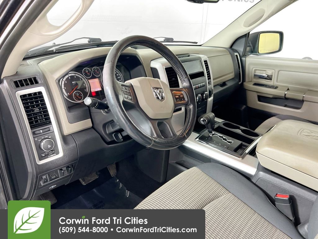 Used 2012 RAM 1500 Classic SLT w/ SLT Plus D￩cor Group AWD/4WD image 3