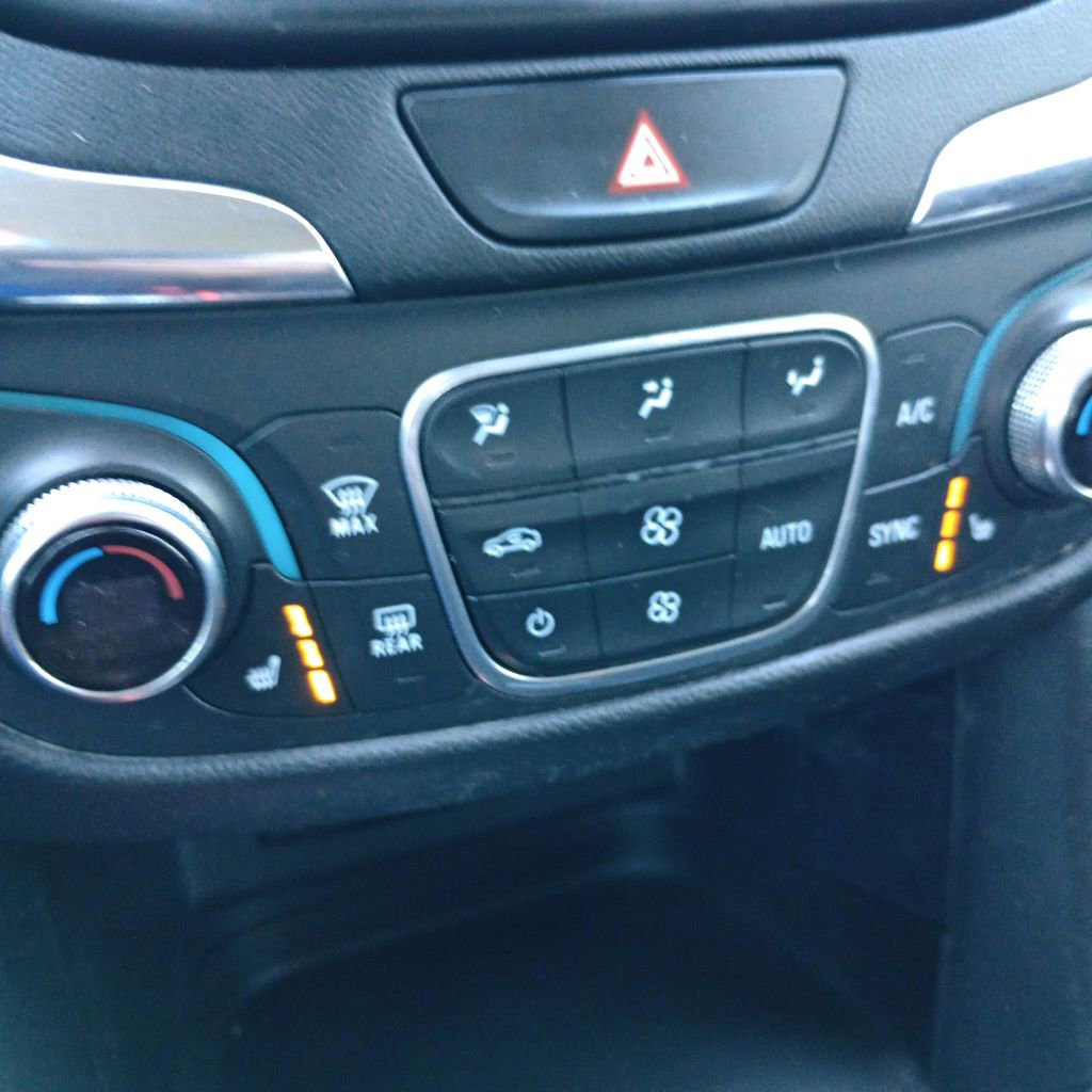 Used 2020 Chevrolet Equinox LT image 14