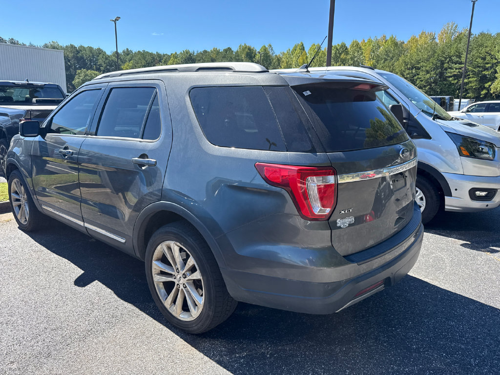 Used 2019 Ford Explorer XLT w/ Equipment Group 202A AWD/4WD image 14
