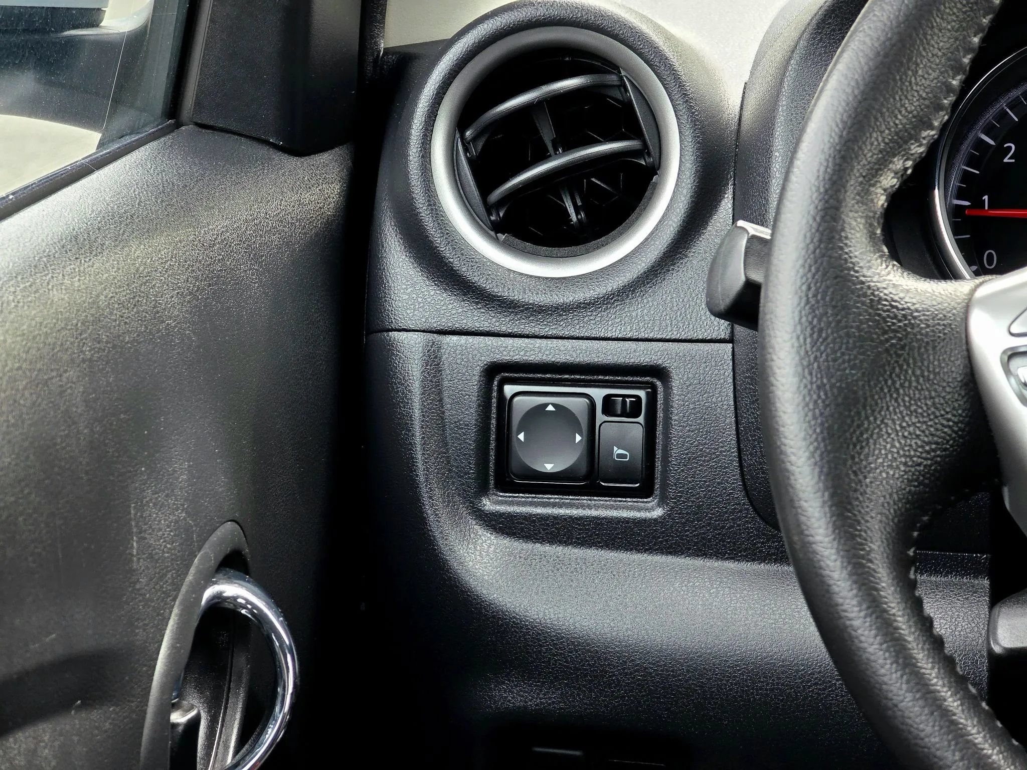 Used 2018 Nissan Versa SV w/ SV Special Edition Package FWD image 27