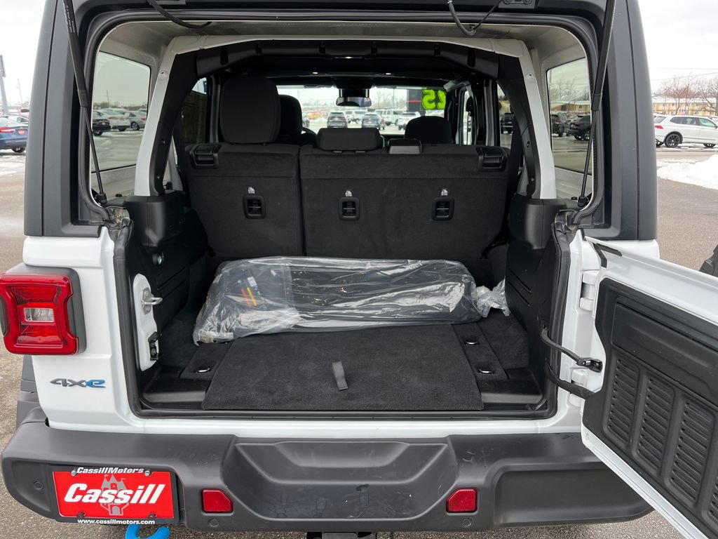 Used 2025 Jeep Wrangler Unlimited Rubicon 4xe w/ Safety Group image 28