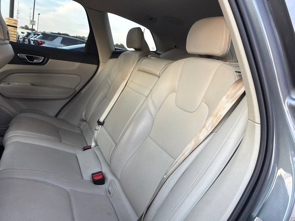 Used 2021 Volvo XC60 T5 Inscription w/ Protection Package Premier FWD image 14