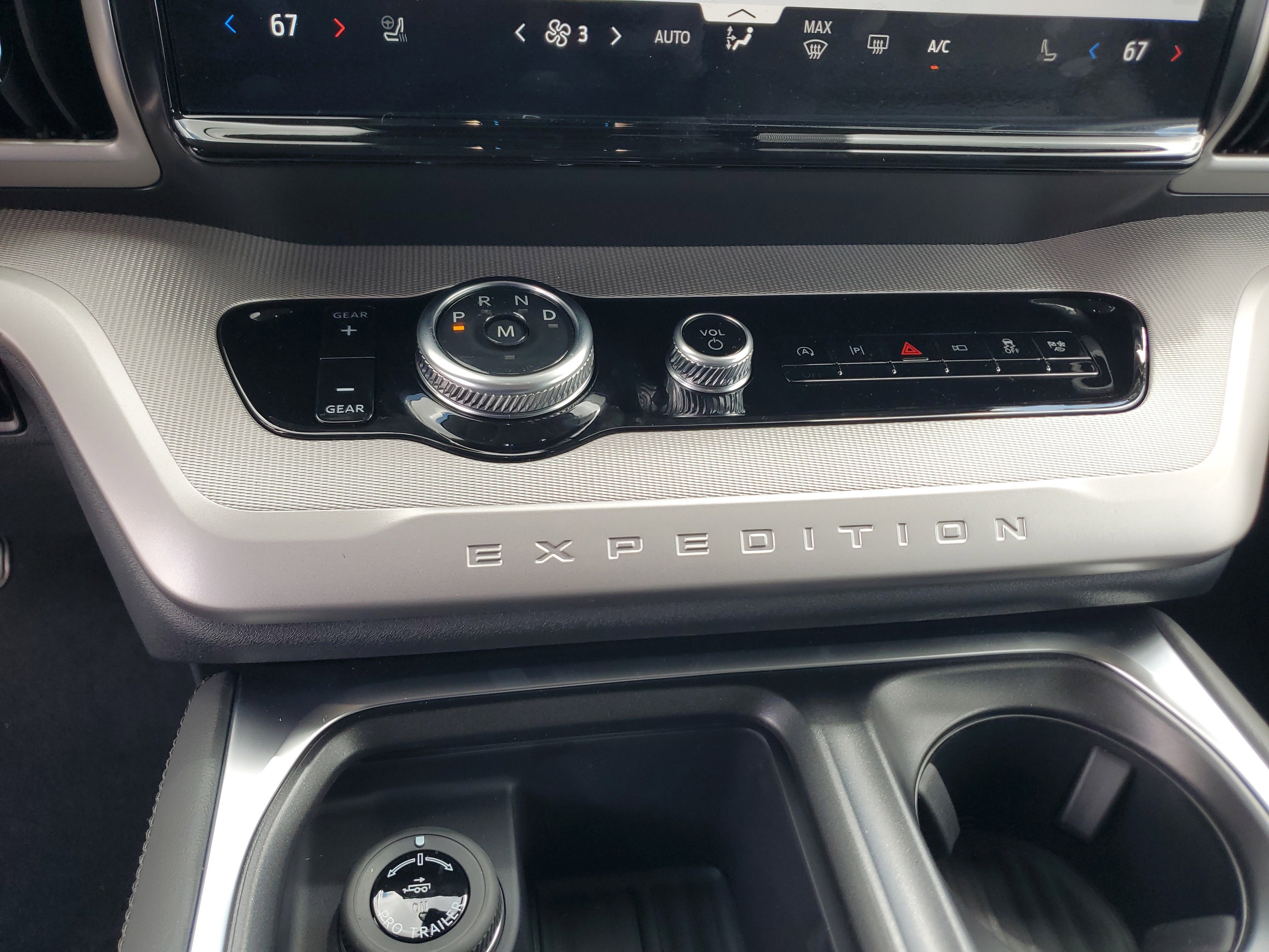 New 2026 Ford Expedition Active RWD image 17