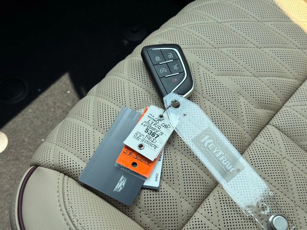 New 2025 Cadillac Lyriq Luxury image 35