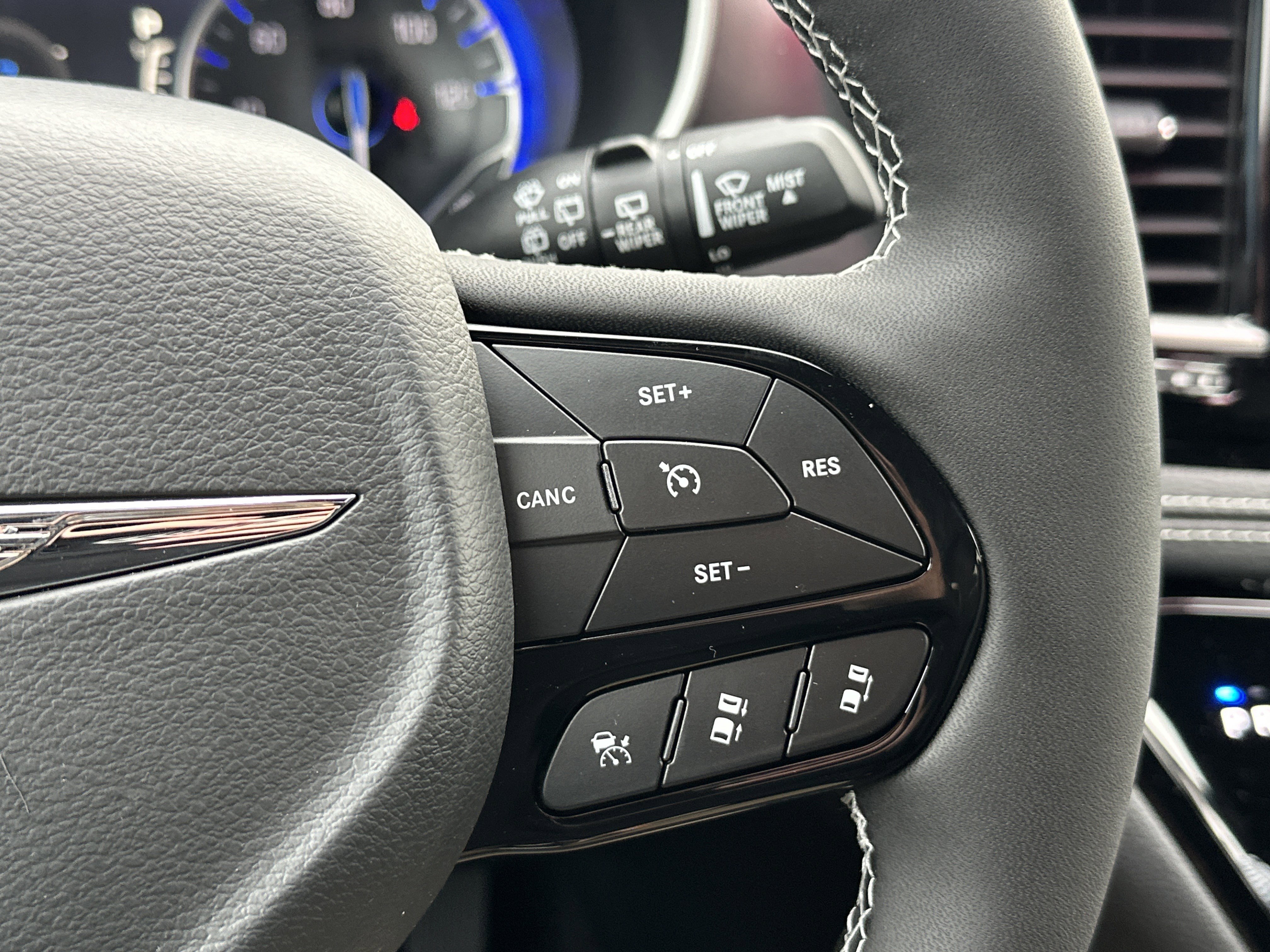 New 2026 Chrysler Pacifica Select w/ S Appearance Package image 17