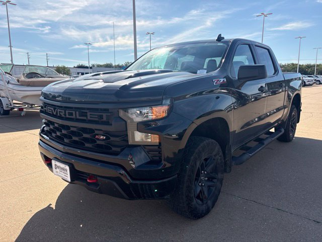 Used 2023 Chevrolet Silverado 1500 Custom Trail Boss AWD/4WD image 7