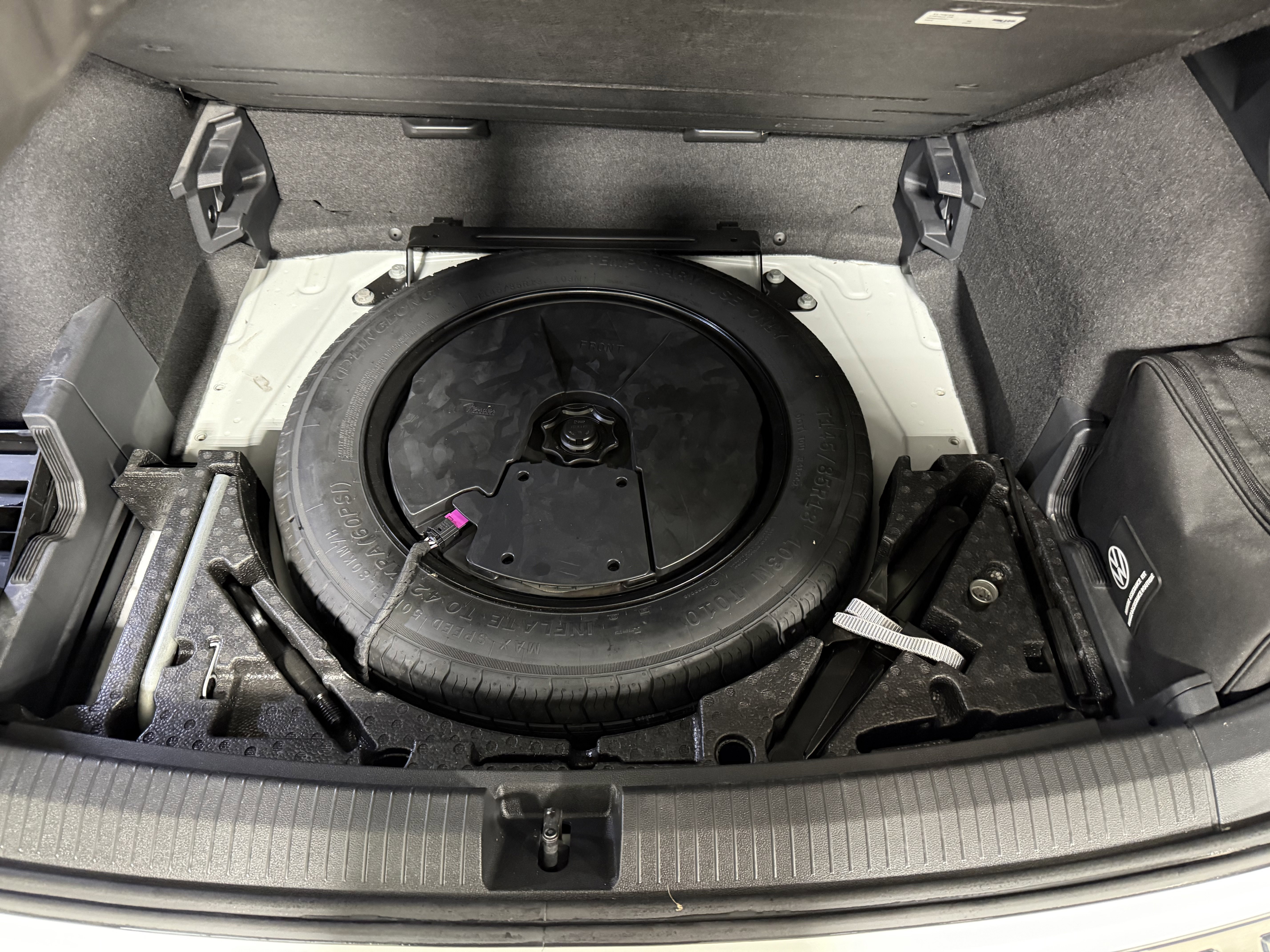 Used 2022 Volkswagen Tiguan SEL R-Line image 10