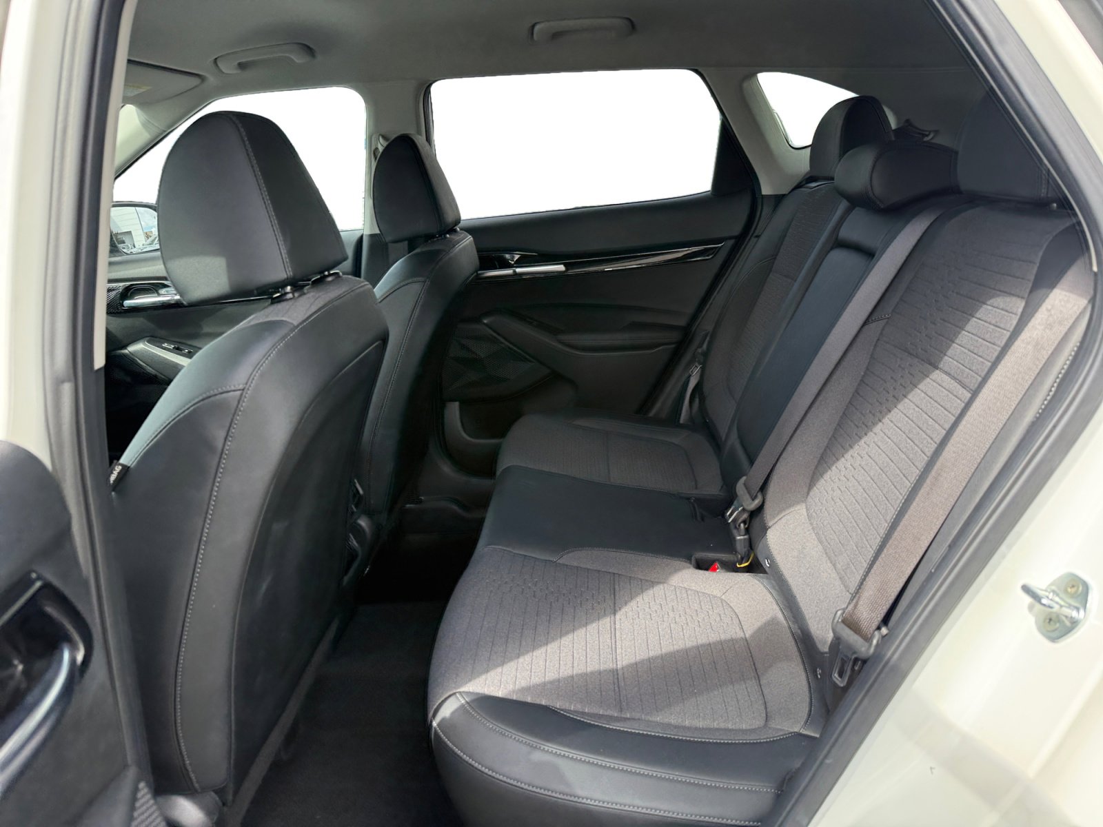 Used 2023 Kia Seltos S w/ Navigation Package image 16