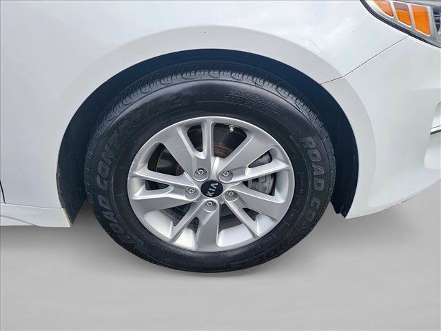 Used 2016 Kia Optima LX image 9