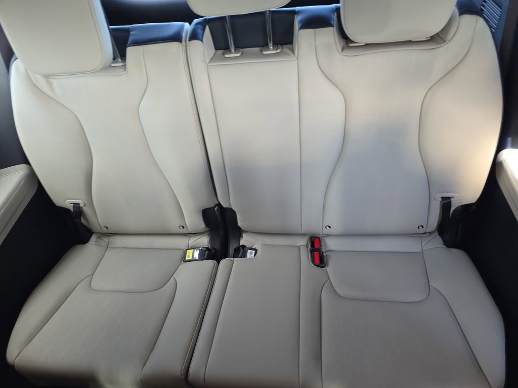 New 2026 Kia Carnival EX image 18