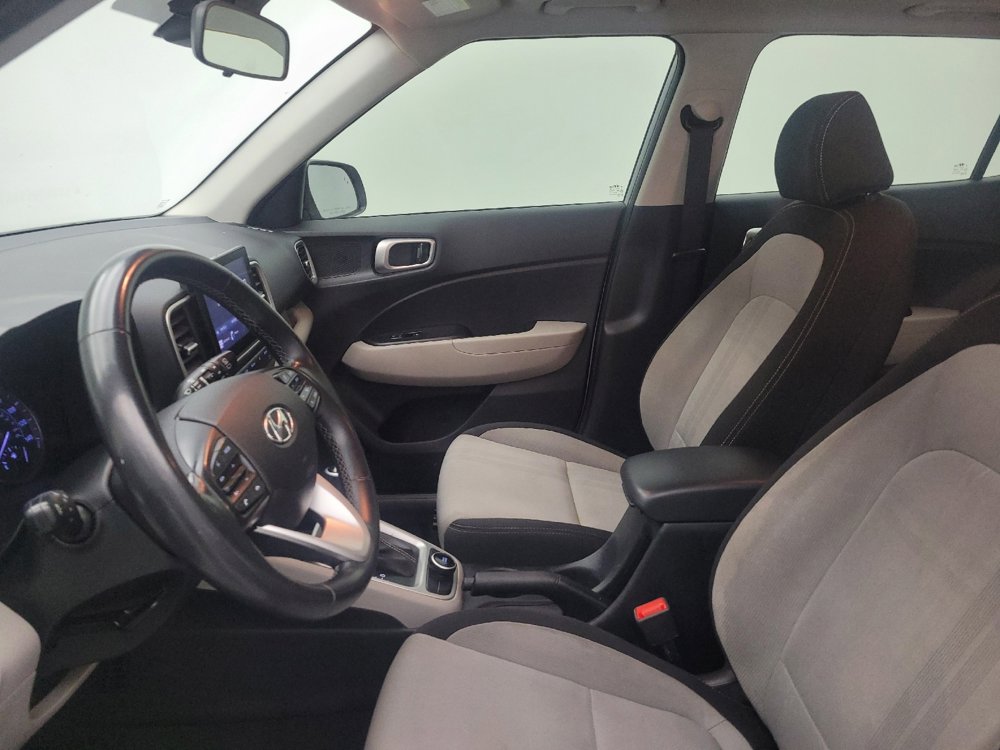 Used 2022 Hyundai Venue SEL image 17