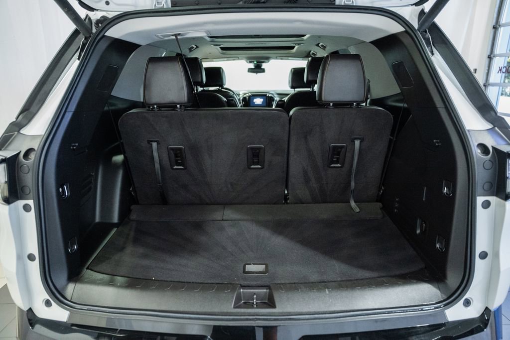 Used 2021 Chevrolet Traverse Premier w/ Redline Edition AWD/4WD image 9