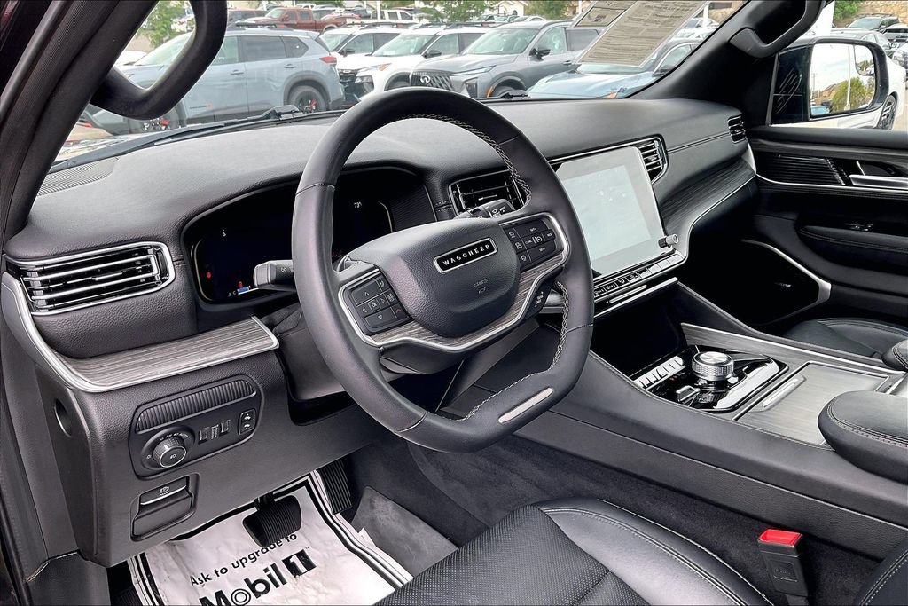Used 2024 Jeep Wagoneer L Series II w/ Flexible Seating Group AWD/4WD image 14