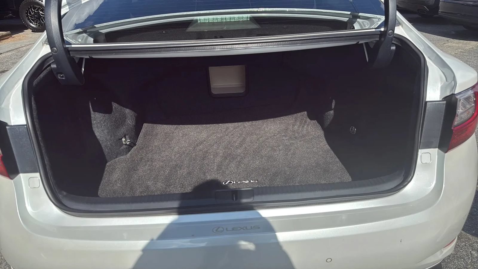 Used 2018 Lexus ES 350 w/ Navigation System Package FWD image 17