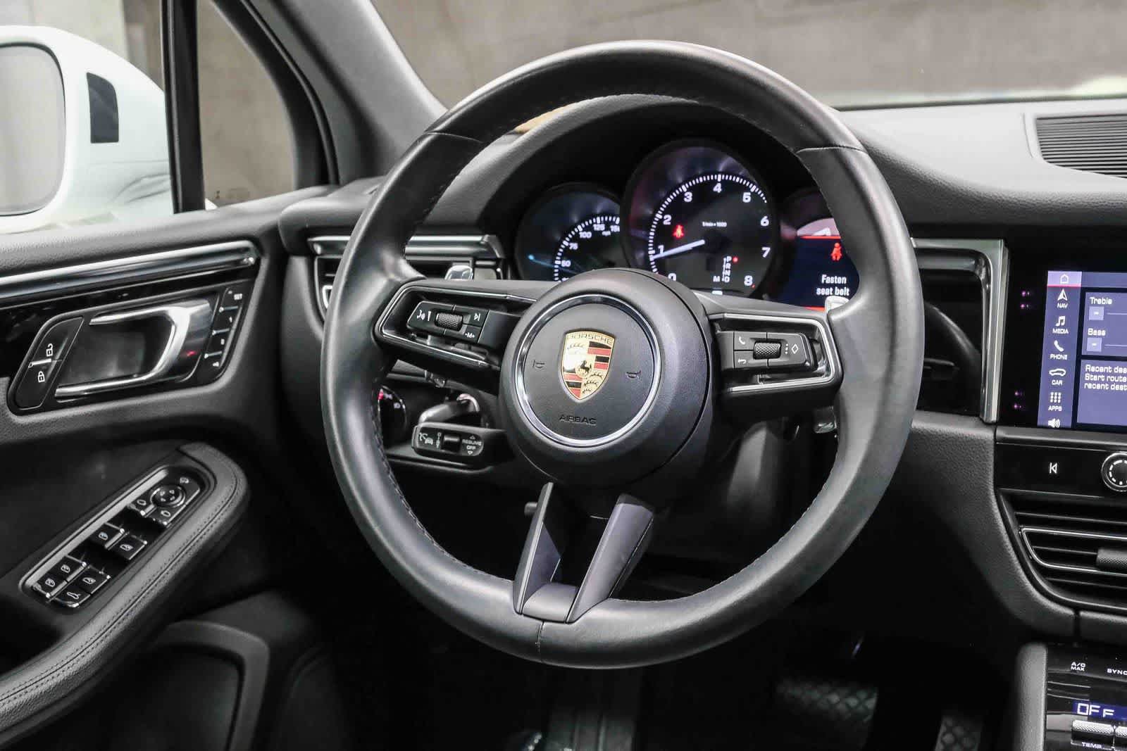 Used 2023 Porsche Macan AWD/4WD image 19